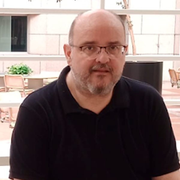 Sebasti&aacute;n Dols</p>
<p>